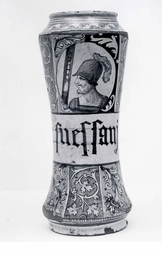 Apothecary jar (albarello)