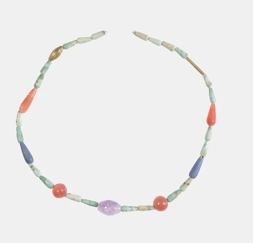 Hepy, String of beads