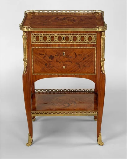 Writing table
