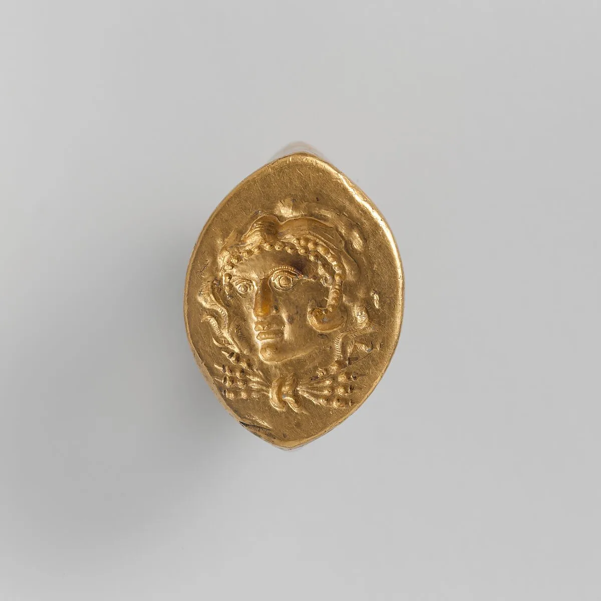 Gold ring — Unknown