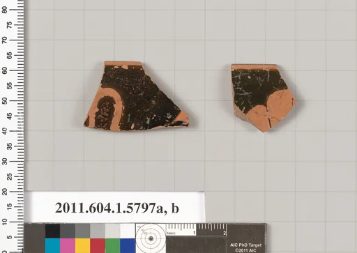 Terracotta rim fragments of a kylix: eye-cup (drinking cup)