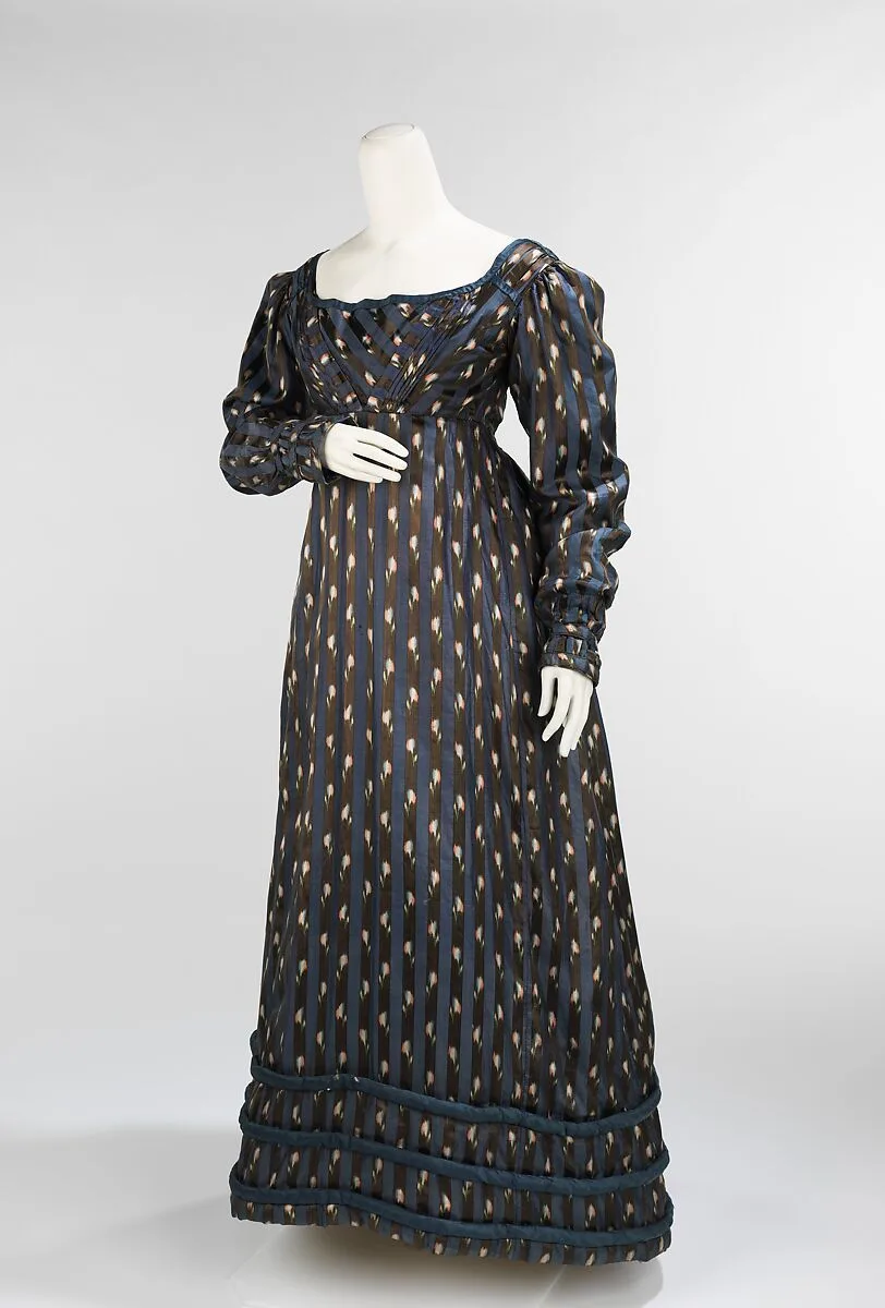 Dinner dress — Unknown