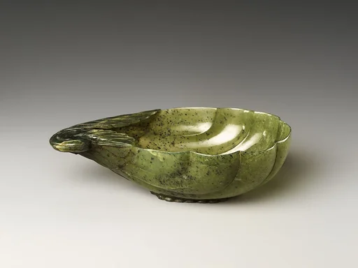 印度莫臥兒時期    玉雕貝形杯|Bowl in shape of a shell