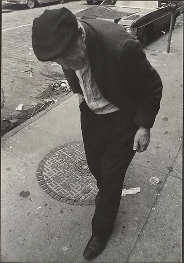[Street Scene: Elderly Man in Dark Plaid Cap, New York City]