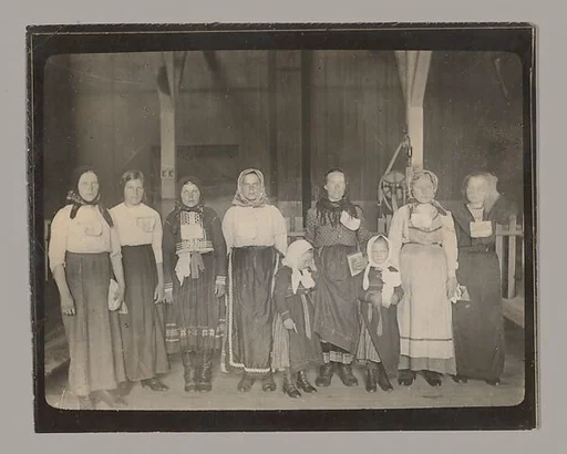 [Hungarian Immigrants, Ellis Island, New York]