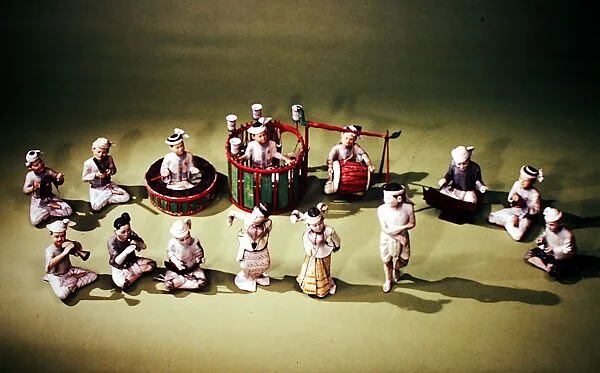 Saing Waing Ah-Pwe (figures of Burmese orch) — Unknown