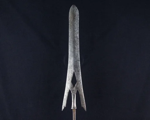 Arrowhead (<i>Yanone</i>)