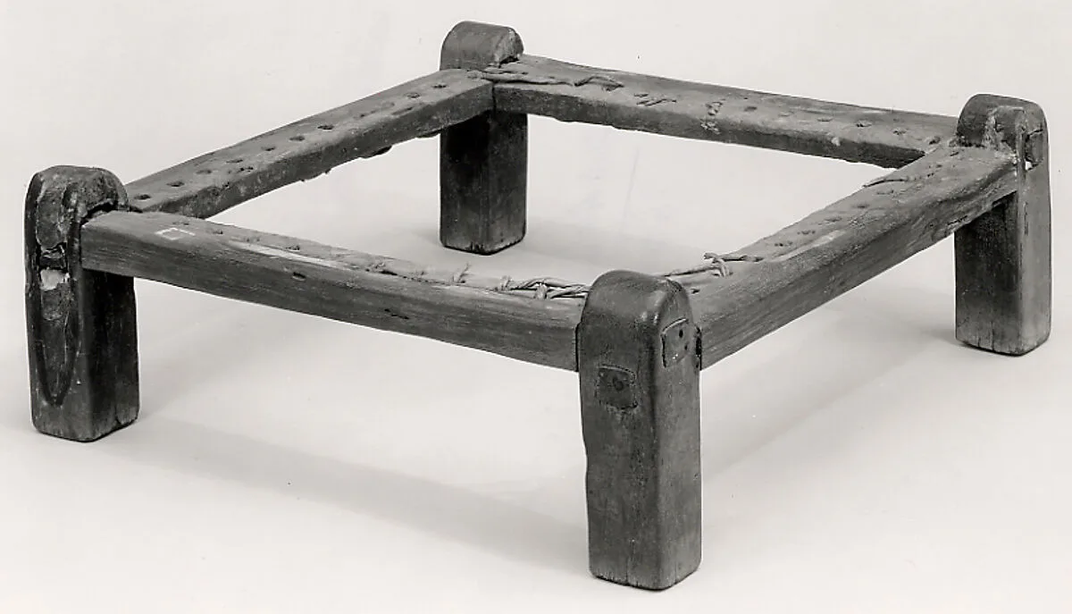 Low stool — Unknown