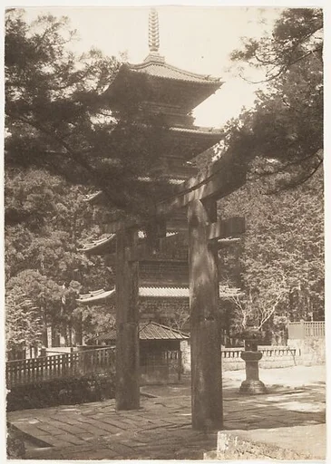 [Ueno Tōshō-gū Shrine, Tokyo, Japan]