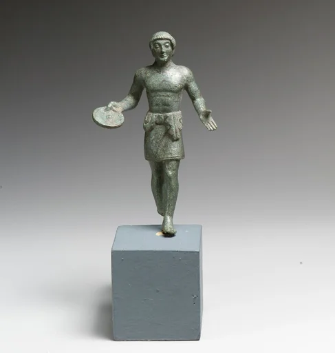 Bronze statuette of a youth with phiale