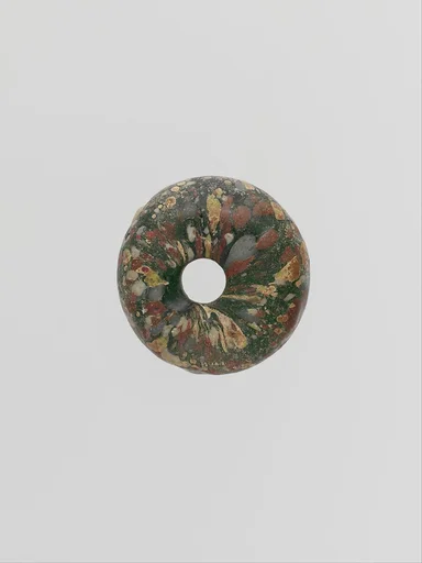 Glass bead