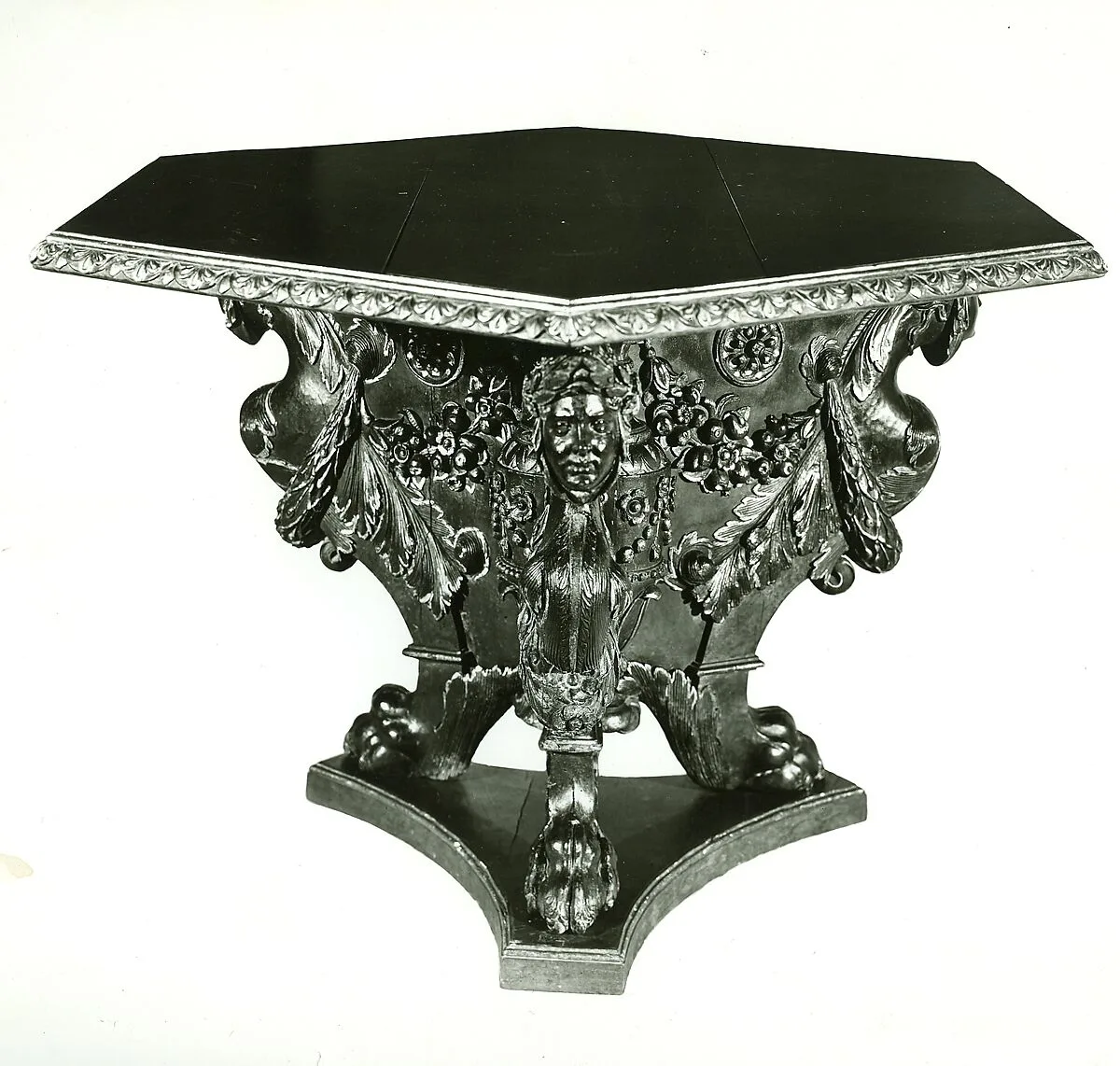 Hexagonal table — Unknown