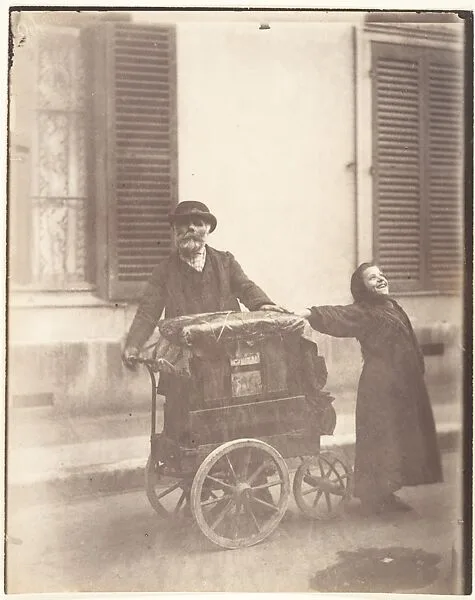 Organ-grinder — Eugène Atget