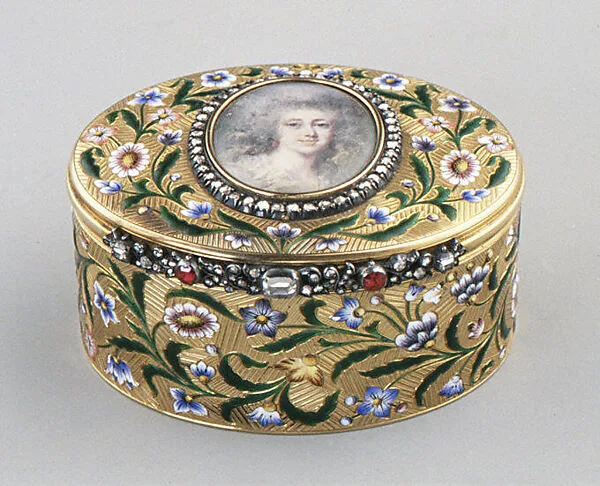 Snuffbox with portrait of a woman, said to be the Princesse de Lamballe — French Painter