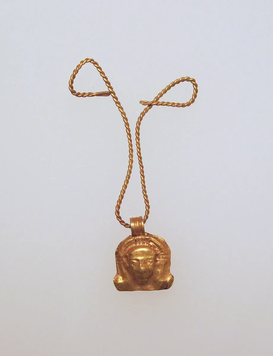 Pendant in the form of Hathor's head — Unknown