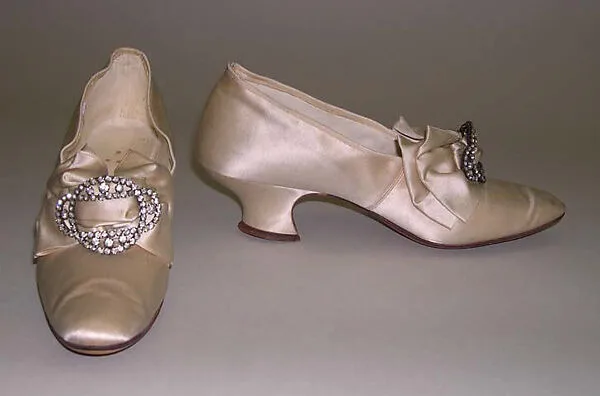 Evening shoes — Unknown