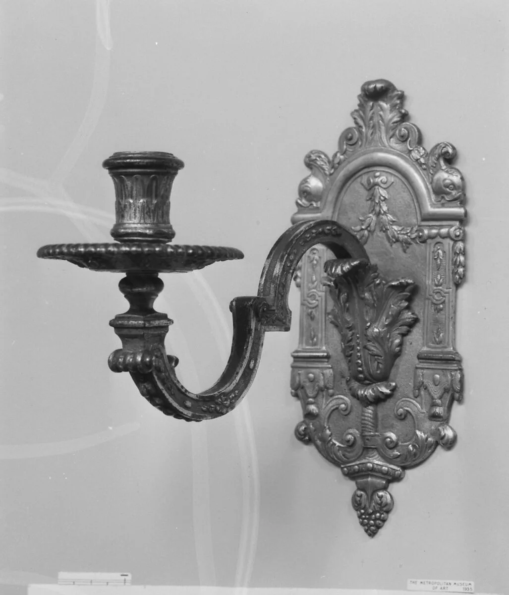 Wall bracket — Unknown