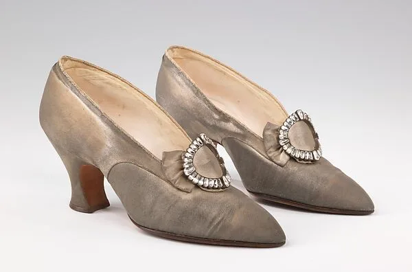 Evening pumps — Pierre Yantorny