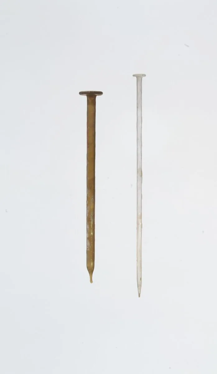 Glass pin — Unknown