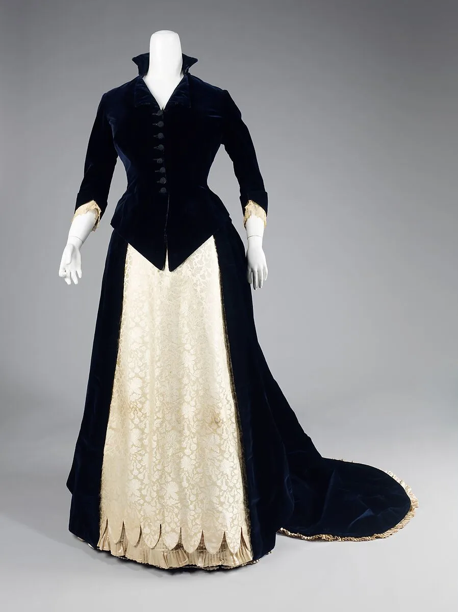 Evening dress — Frederick Loeser & Company