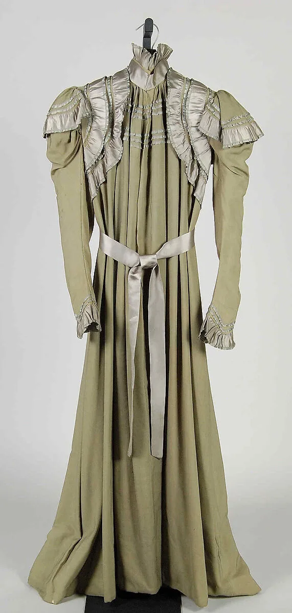 Dressing gown — Unknown