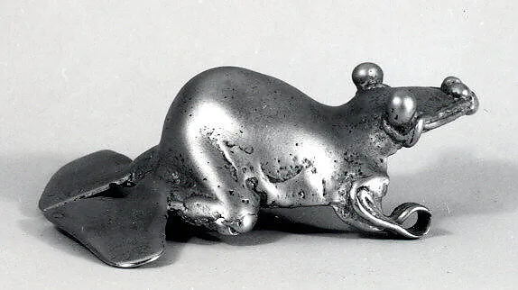 Cast Gold Animal Pendant — Unknown