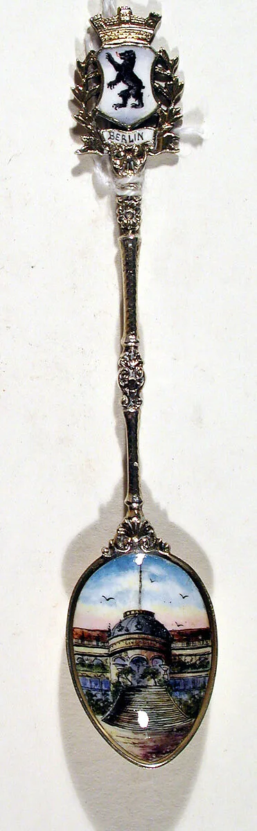Souvenir spoon with view of Sans Souci Palace, Potsdam — Unknown