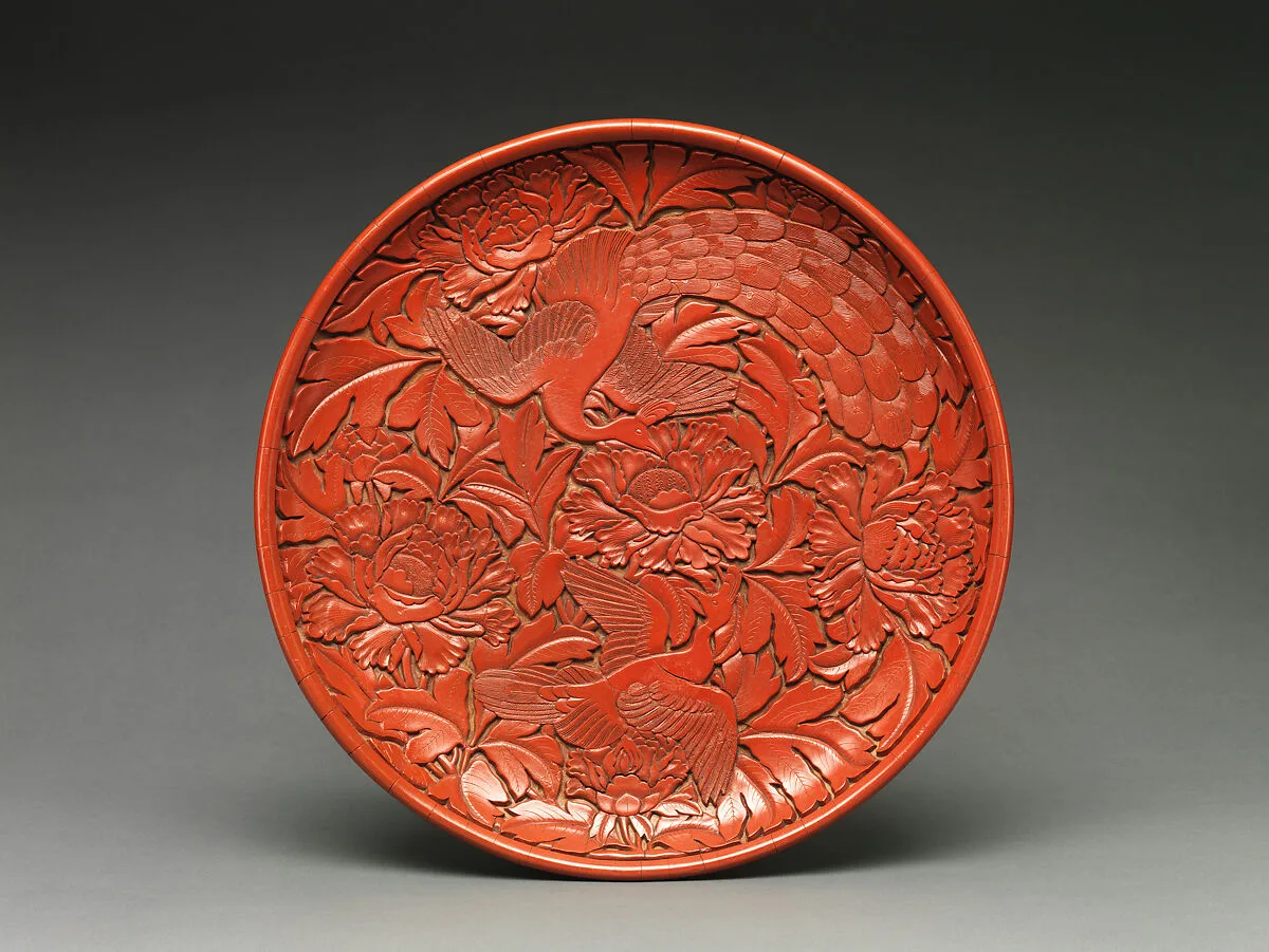 明永樂 雕漆剔紅孔雀牡丹紋盤|Dish with peafowls and peonies — Unknown
