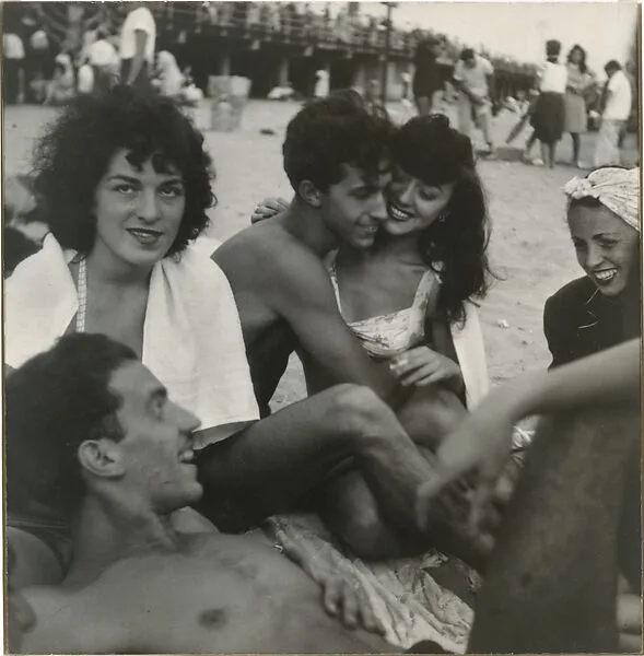 Coney Island — Sid Grossman
