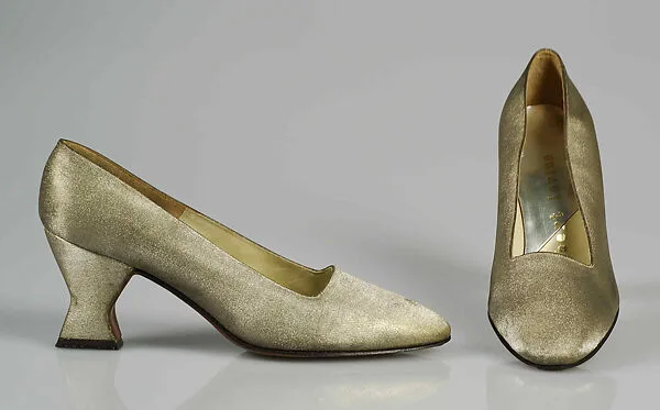 Evening pumps — Beth Levine|Herbert Levine Inc.