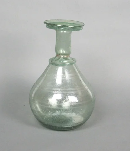 Glass bottle