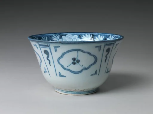 백자 청화 꽃 무늬 대접 조선|白磁靑畫花文大楪 朝鮮|Bowl with floral and abstract decoration