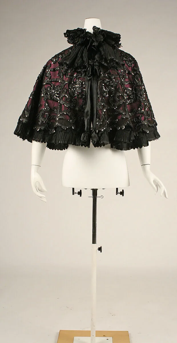 Cape — Au Louvre