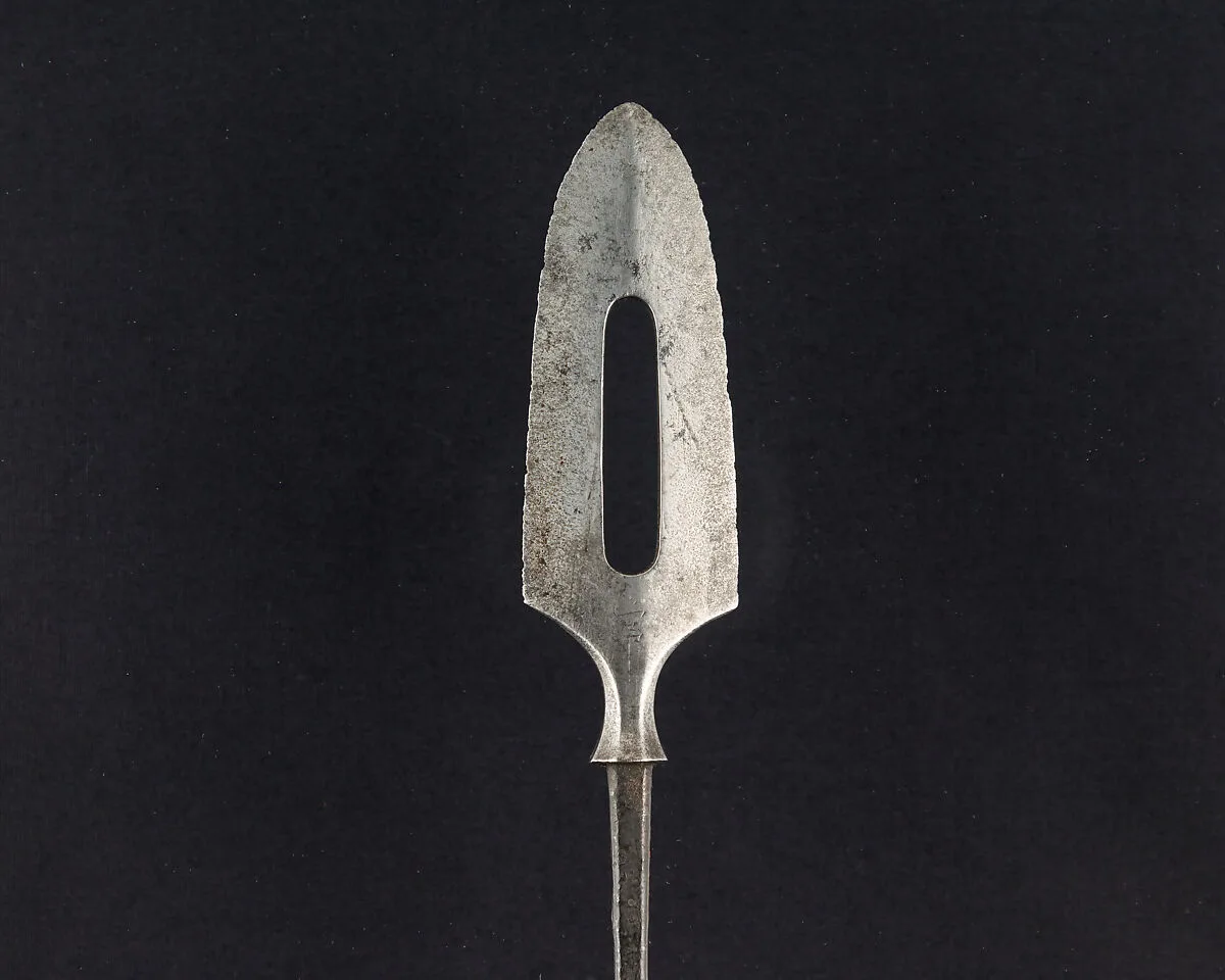 Arrowhead (<i>Yanone</i>) — Unknown