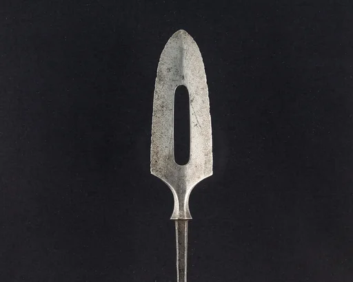Arrowhead (<i>Yanone</i>)