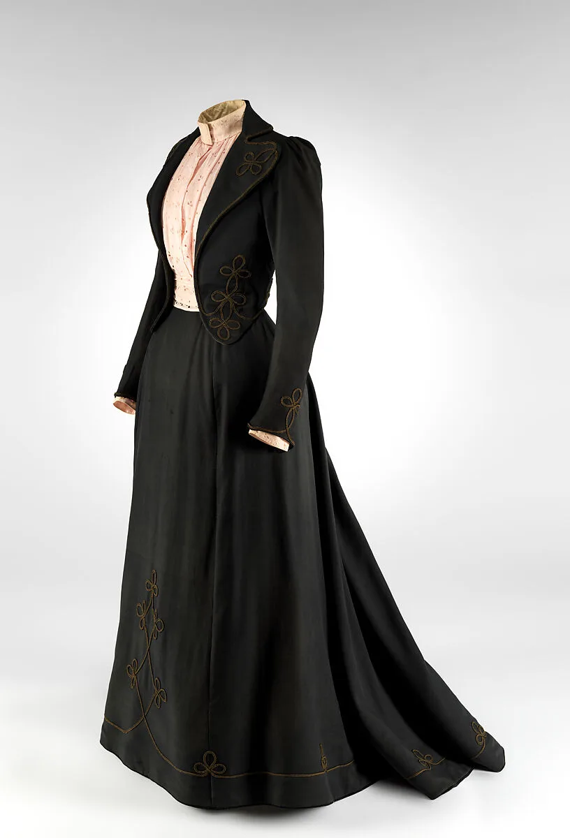 Suit — Unknown