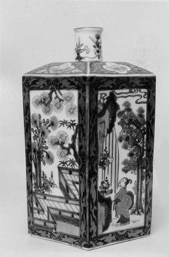 色絵山水人物文角瓶|Square Flask — Unknown