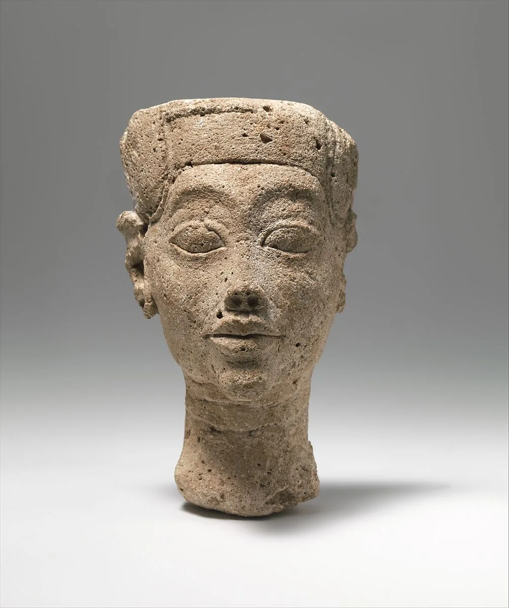 Head of Akhenaten or Nefertiti — Unknown