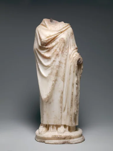 Marble statuette of a woman