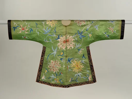 清 綠緞彩繡採蓮衣|Theatrical jacket for a court lady
