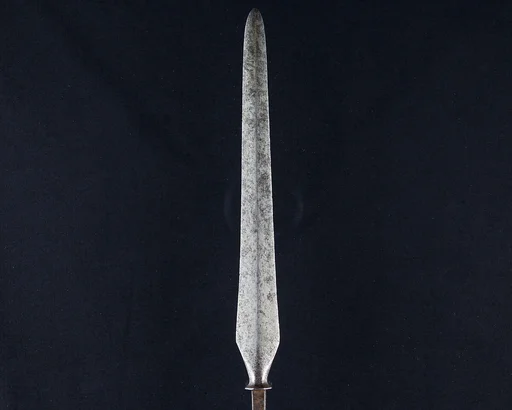 Arrowhead (<i>Yanone</i>)