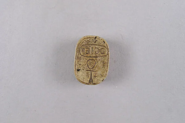 Oval Plaque Bearing the Name Menkheperre (Thutmose III ?) — Unknown