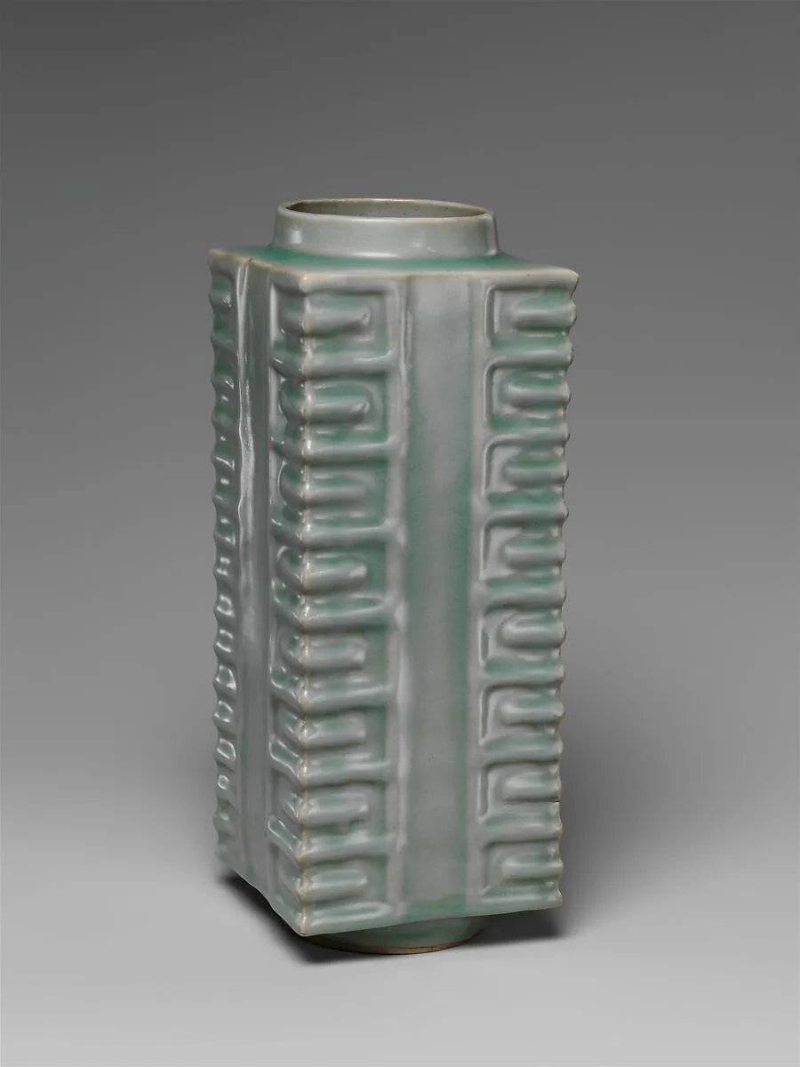 南宋 龍泉窯青瓷琮式瓶|Quadrangular vase in the form of a Neolithic ritual jade object (cong) — Unknown