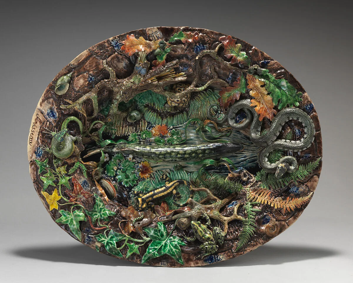 Medium oval basin with fish, bark, and fall leaves — Charles-Jean Avisseau