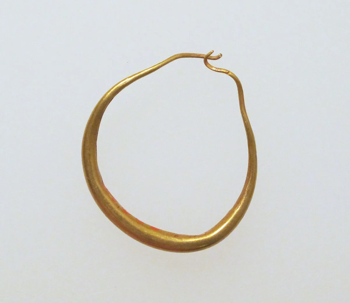 Earring-loop type, plain — Unknown