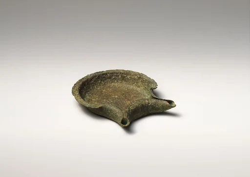 Bronze saucer-shaped lamp
