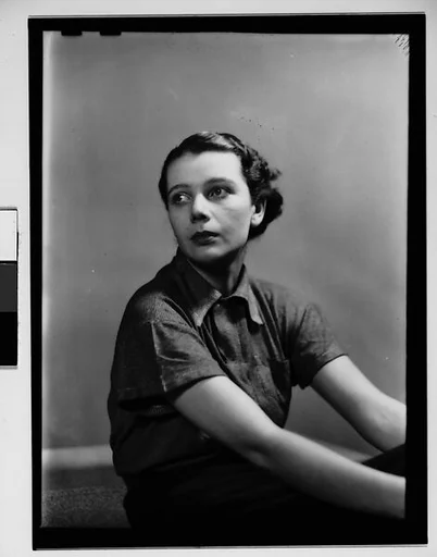 [Mia Fritsch]