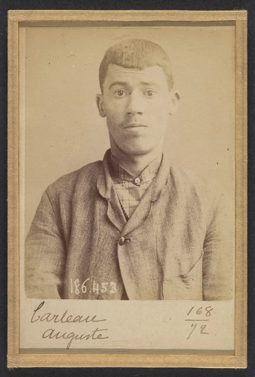 Carteau. Auguste. 23 ans, né à St-Florent (Cher). Verrier. Anarchiste. 1/5/92. — Alphonse Bertillon