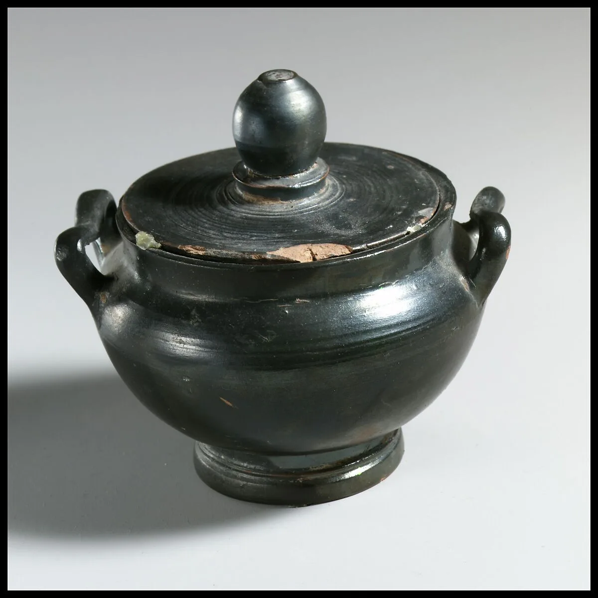 Terracotta pyxis (box) — Unknown