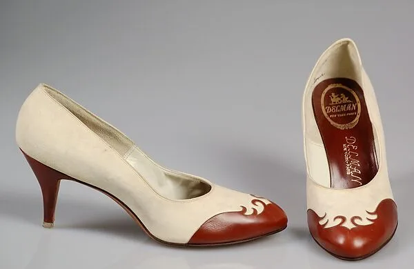 Pumps — Delman
